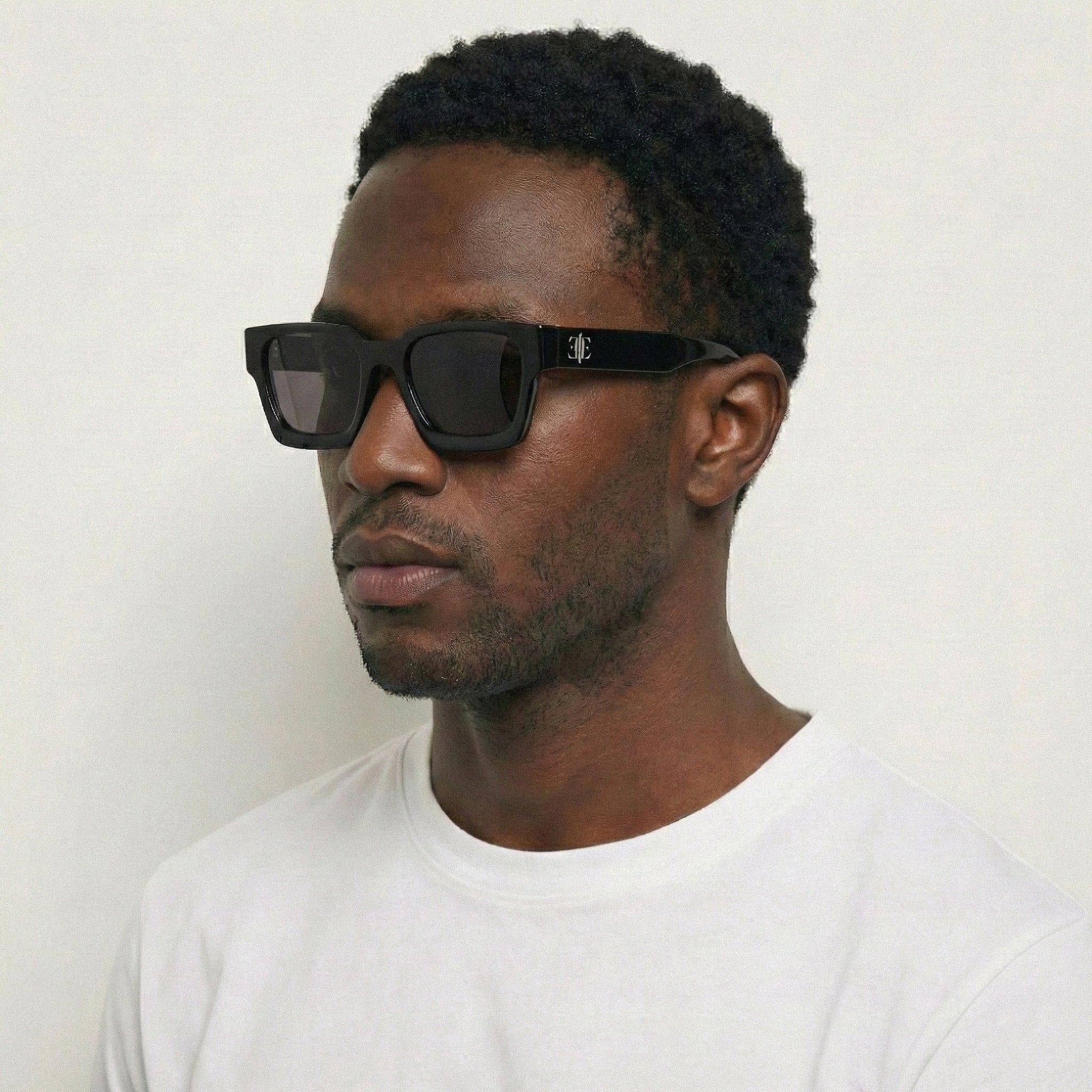 Etrie Trendy Black Sunglasses with UV protection