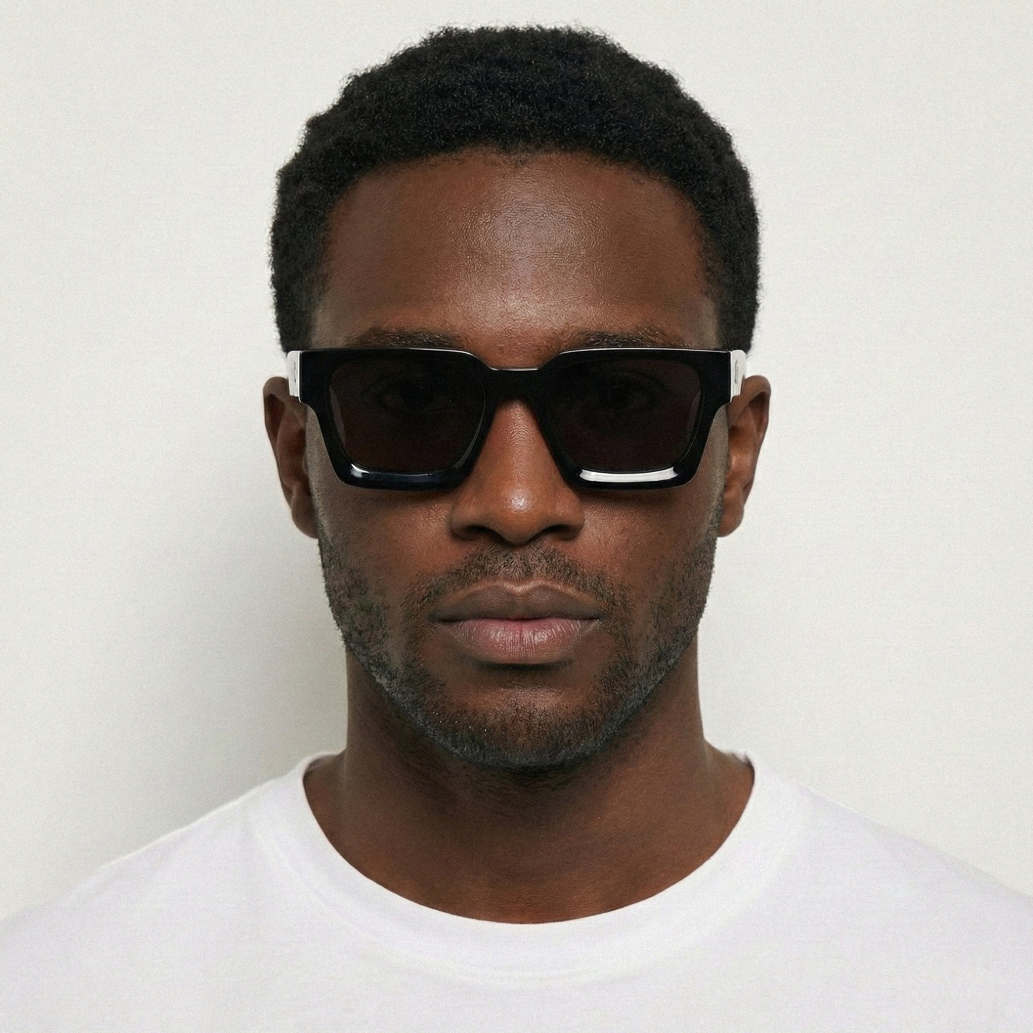 Etrie Trendy Black Sunglasses with UV protection