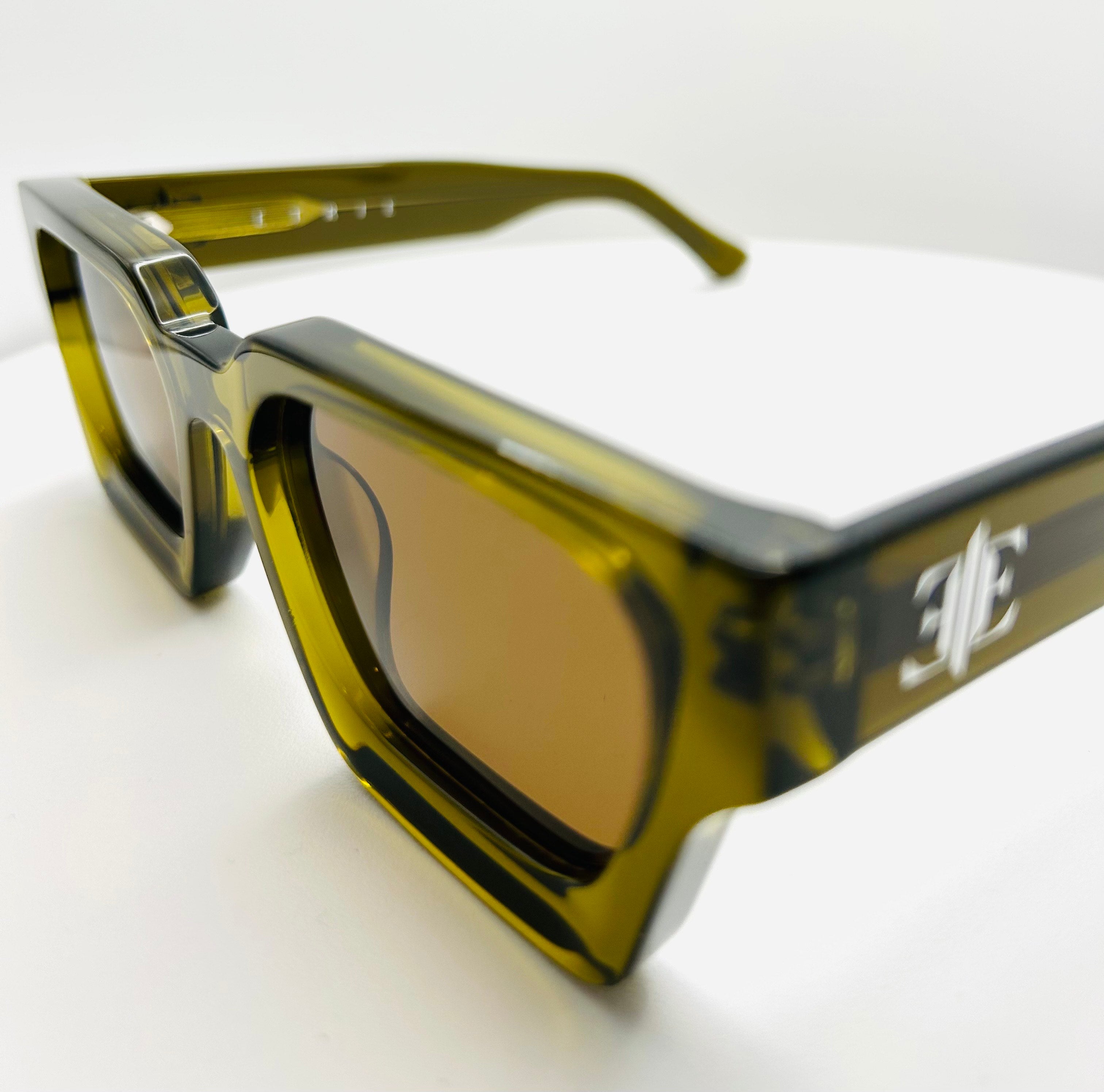 ETRIE Olive G Sunglasses – Bold Elegance in Olive Green color