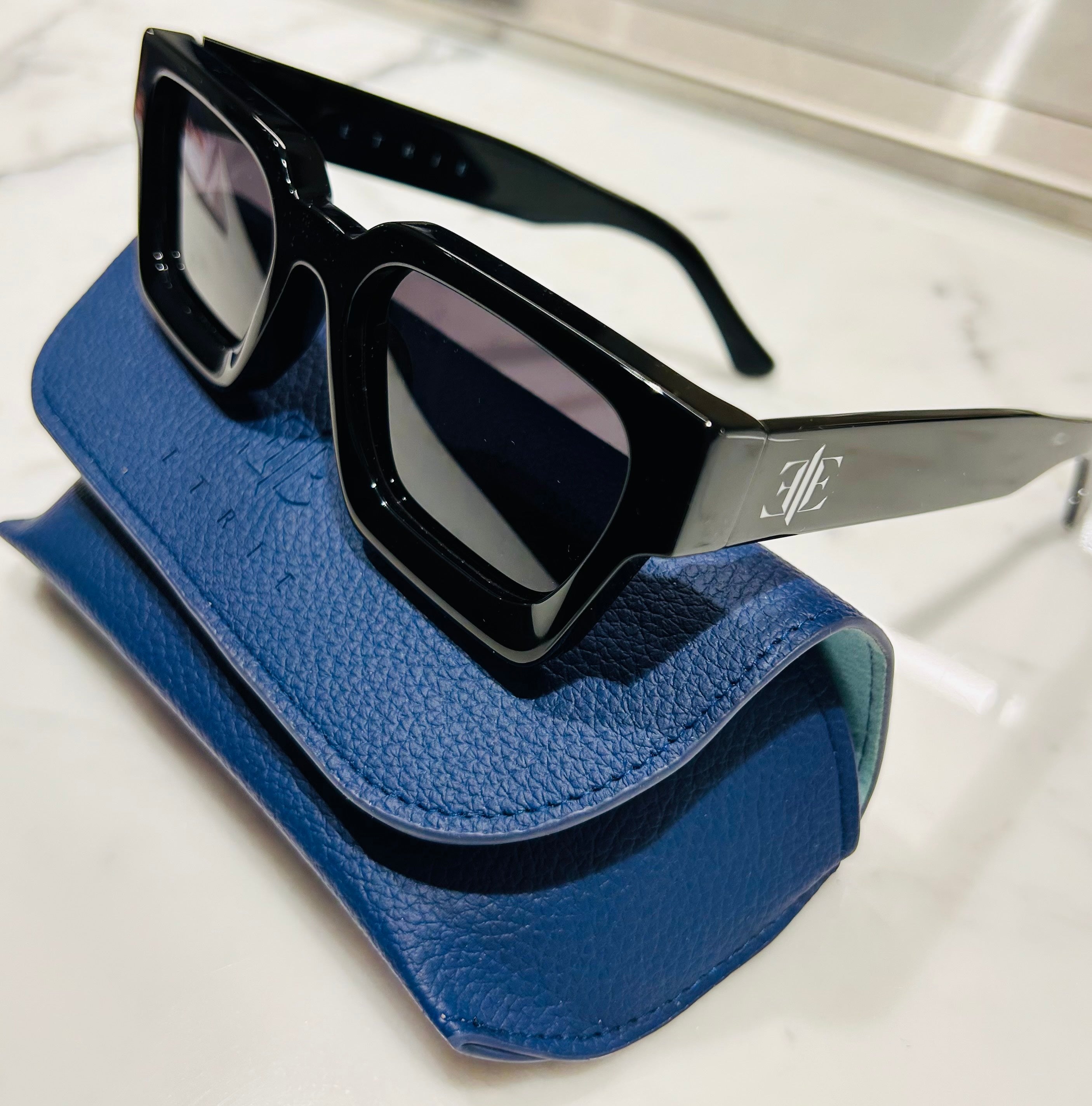Etrie Men's Trendy Black Sunglasses with UV protection
