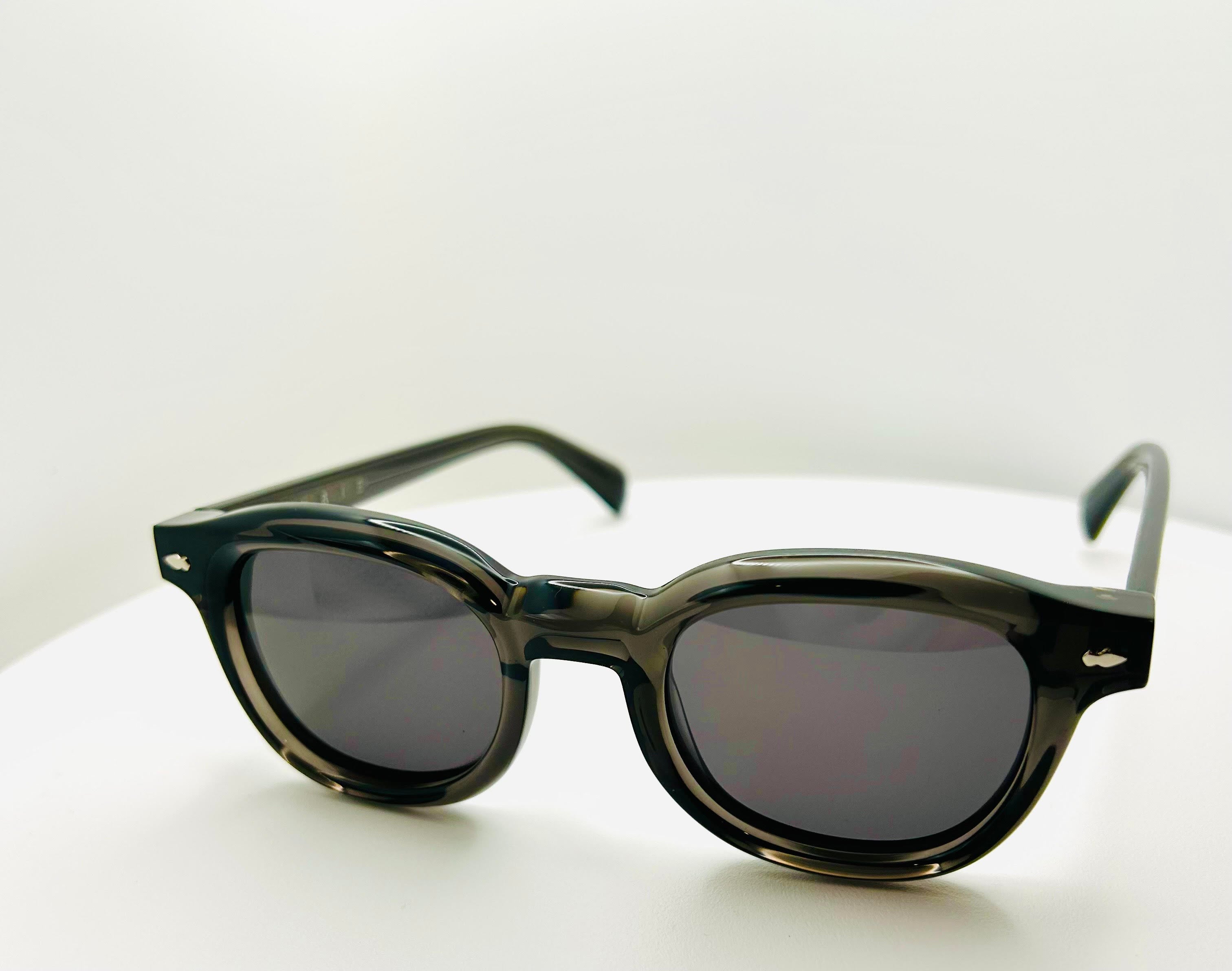 ETRIE "Shadow Coast" Polarized Sunglasses – Grey Acetate Frame